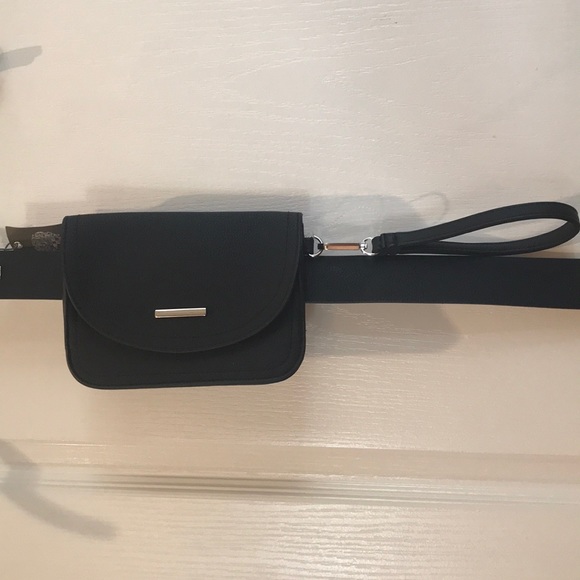 Black Multi Use Vince Camuto Fanny Pack - Picture 2 of 7